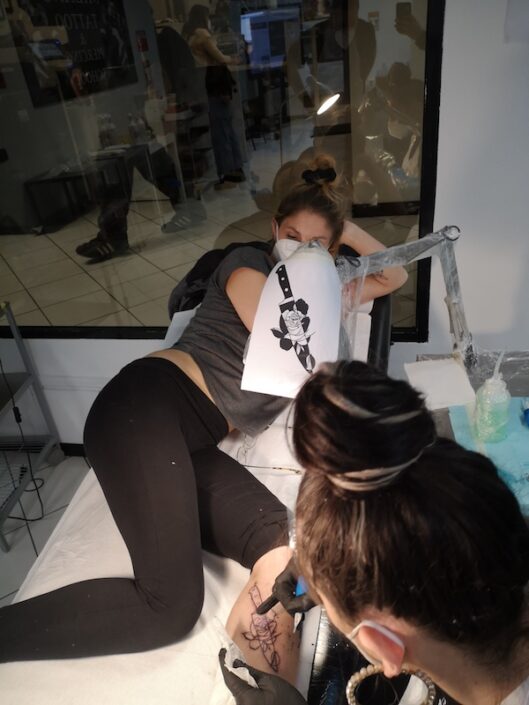 milano_tattoo_school_scuola_tatuaggi_piercing_abilitazione_igienico_sanitaria_approccio_al_tatuaggio_esame_pratica_secondo_la_profilassi_igienico_sanitaria_tatuare_11