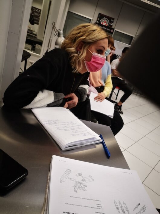 milano_tattoo_school_scuola_tatuaggi_piercing_abilitazione_igienico_sanitaria_corso_full_marzo_2021_02