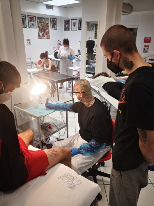 milano_tattoo_school_corso_tatuaggio_tecnico_secondo_giorno_sfumature_11