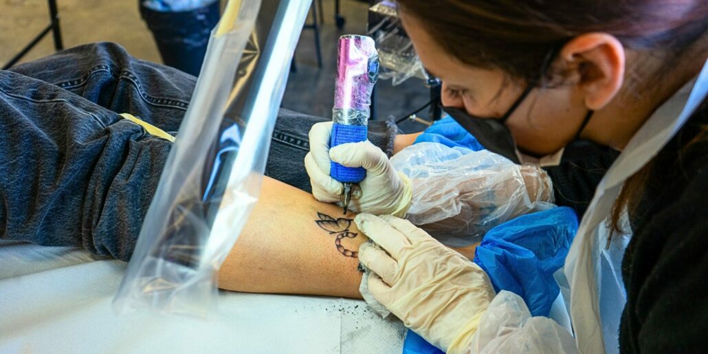 Realizzazione tatuaggi piccoli su polpaccio